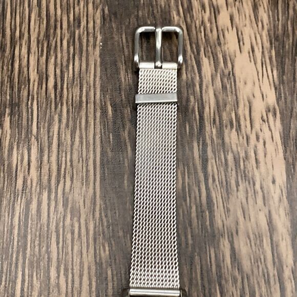 Capezio Magnified Glass watch silver tone New Battery With Mesh Band - Picture 4 of 11